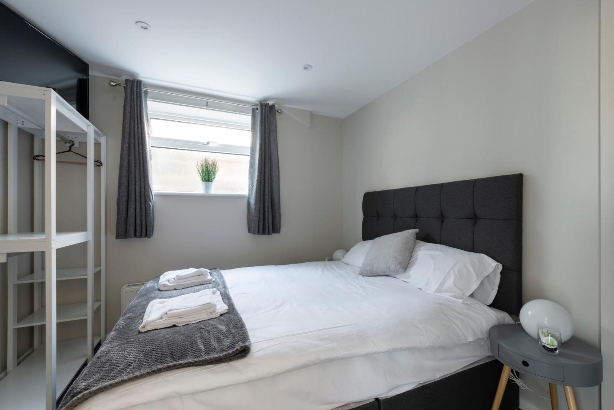 5 Bedroom Detached Beach House Poole Exterior foto